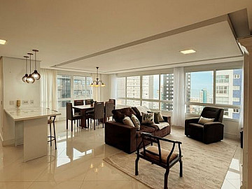 APARTAMENTO PR�XIMO � QUATRO PRA�AS