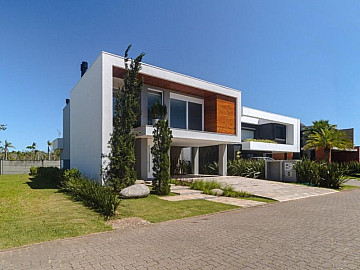 CASA 260m� ALTO PADR�O.